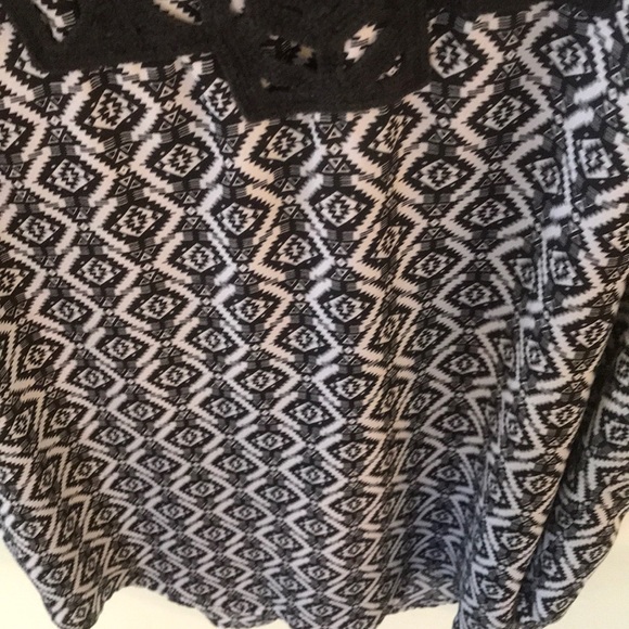 Maurice’s Sleeveless Top Aztec Print Knitted Yoke - Picture 4 of 7